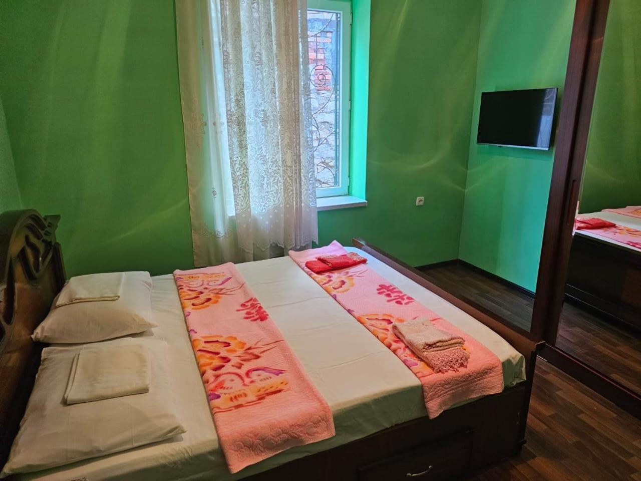 Guest House Amo Кутаиси Экстерьер фото