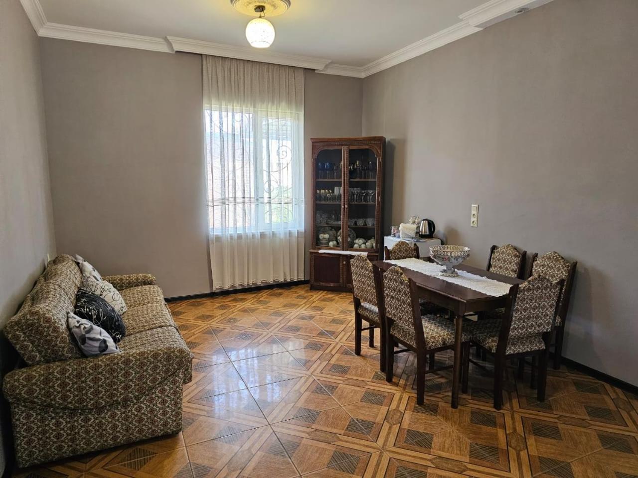 Guest House Amo Кутаиси Экстерьер фото