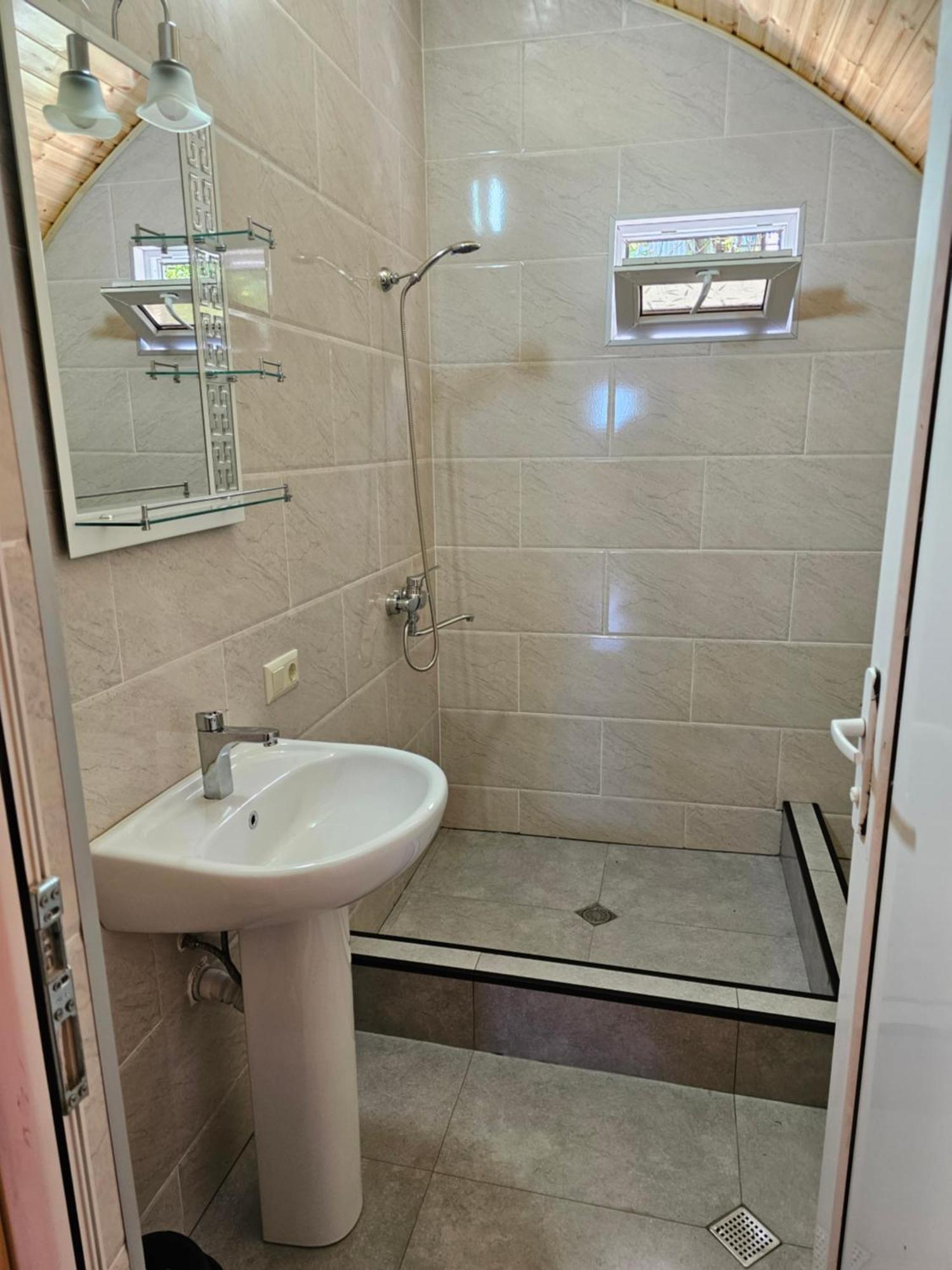 Guest House Amo Кутаиси Экстерьер фото